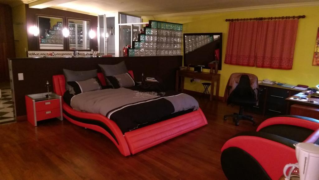 Red Square Home Претория Экстерьер фото